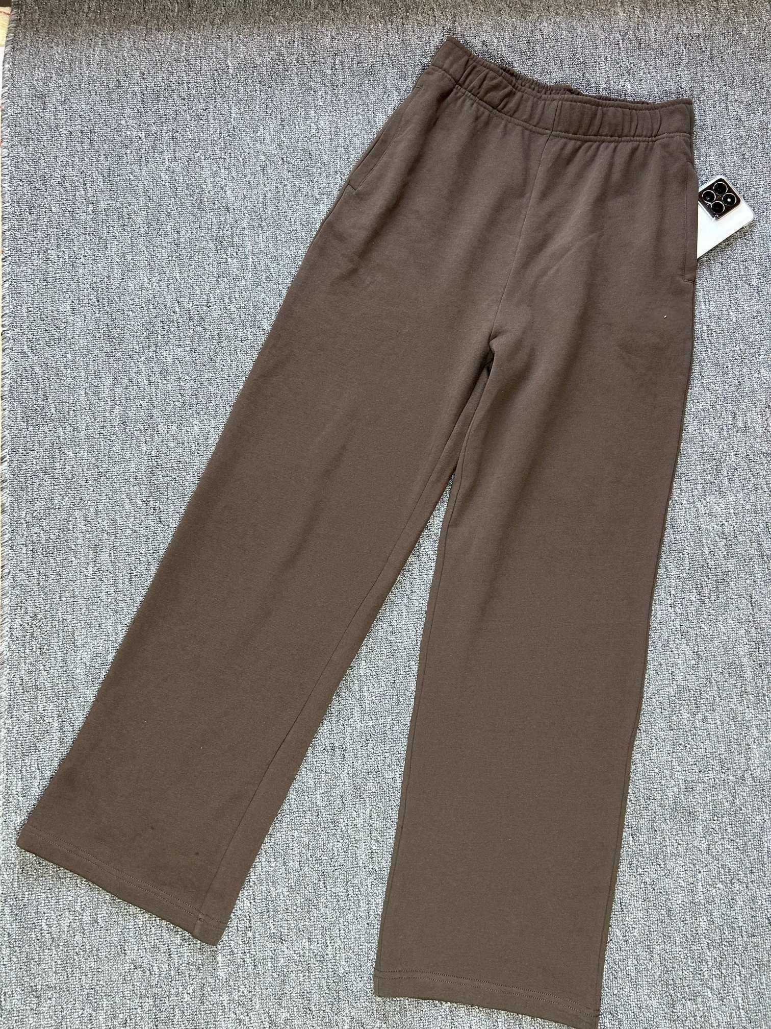 1537# A Women Sport Set