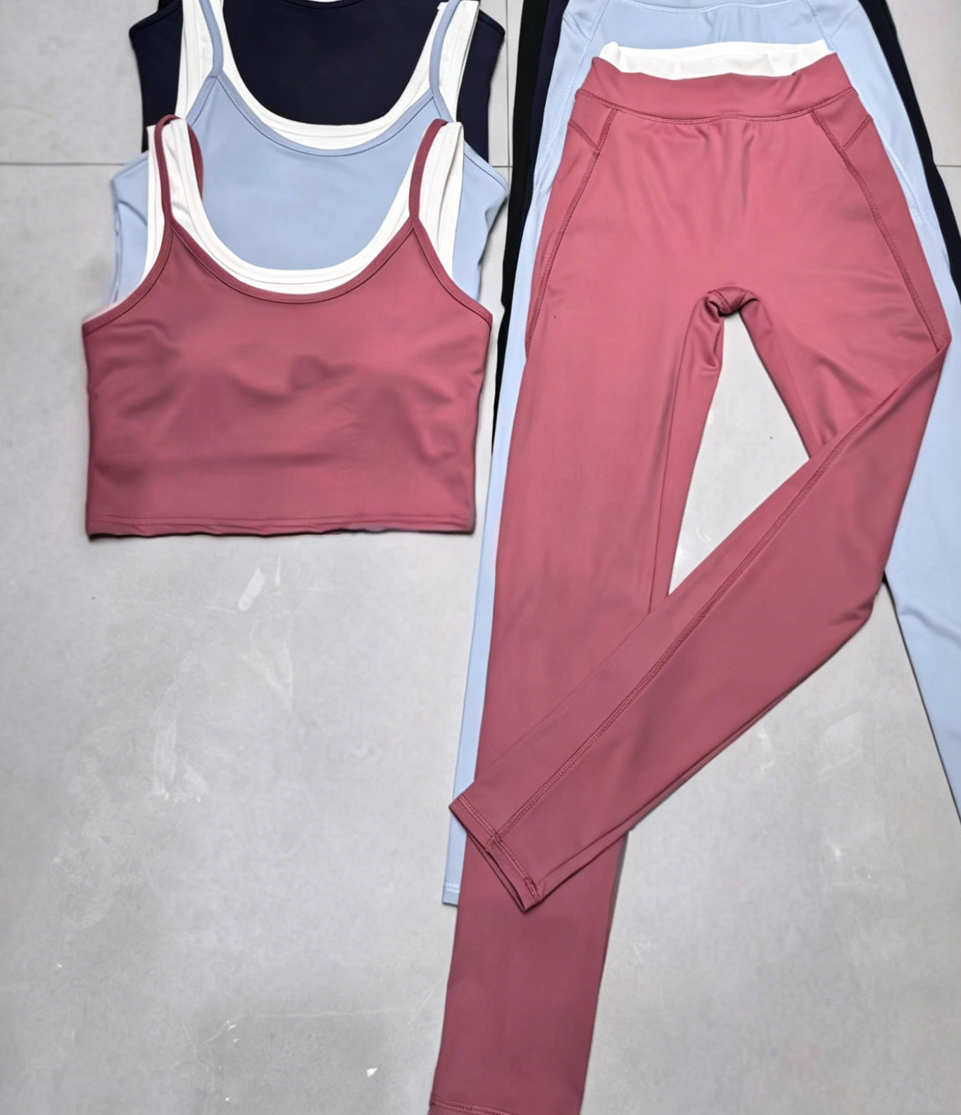 2400# A Women Yoga Set