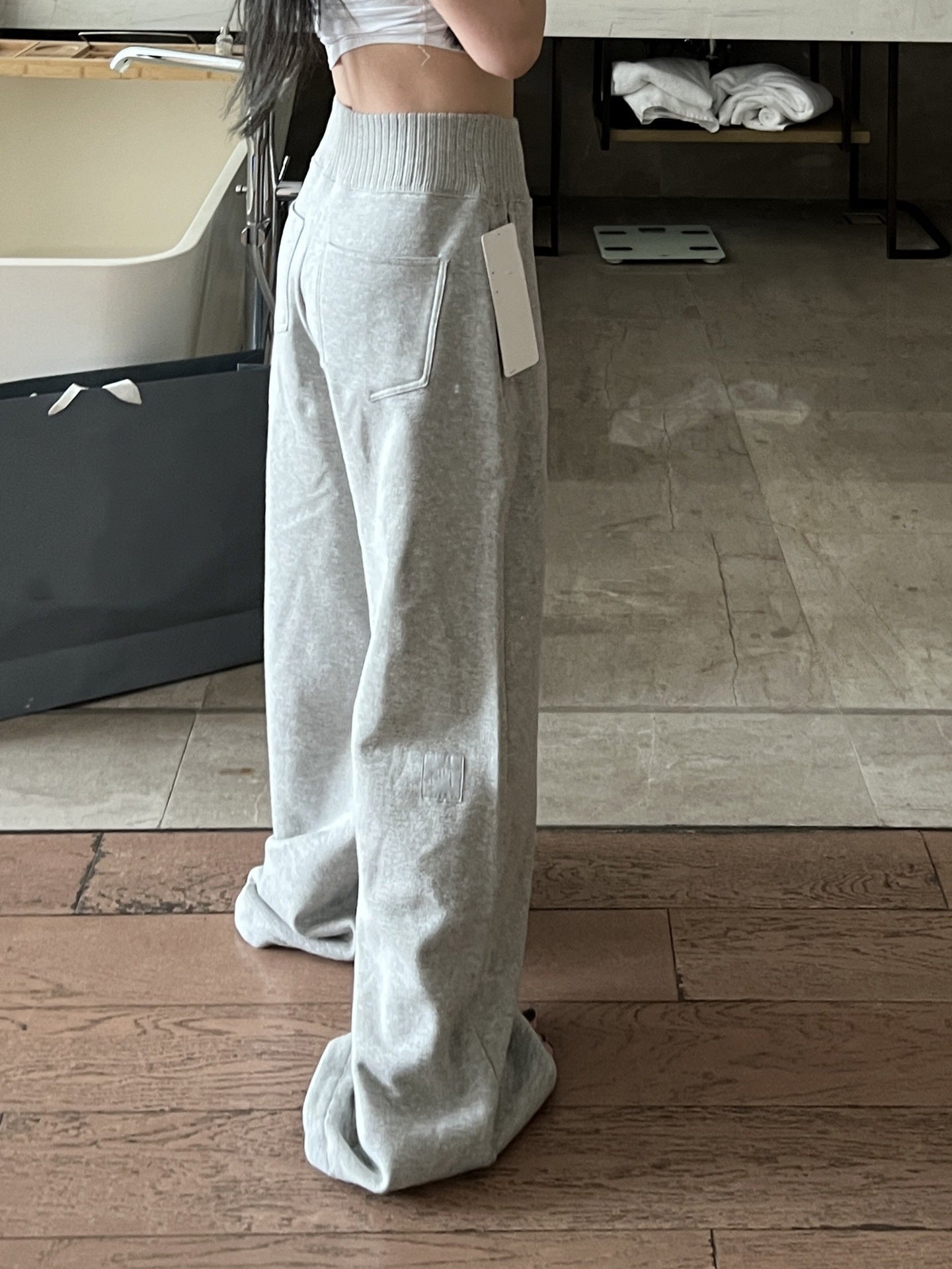 1783# A Women Pants