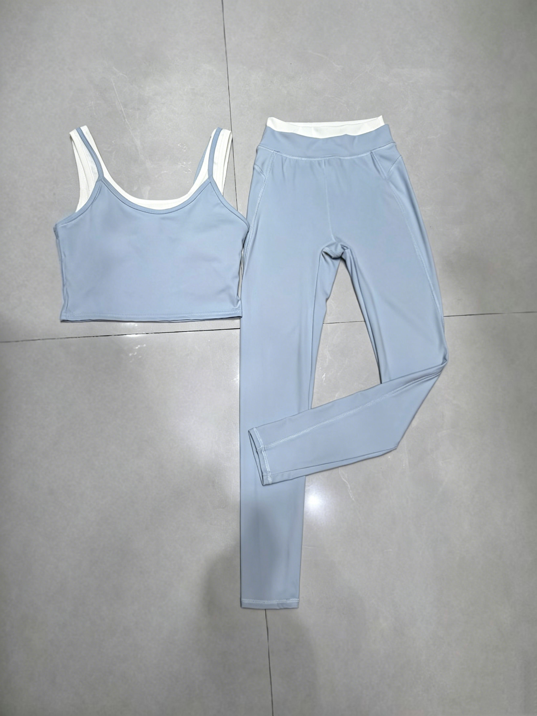 2400# A Women Yoga Set