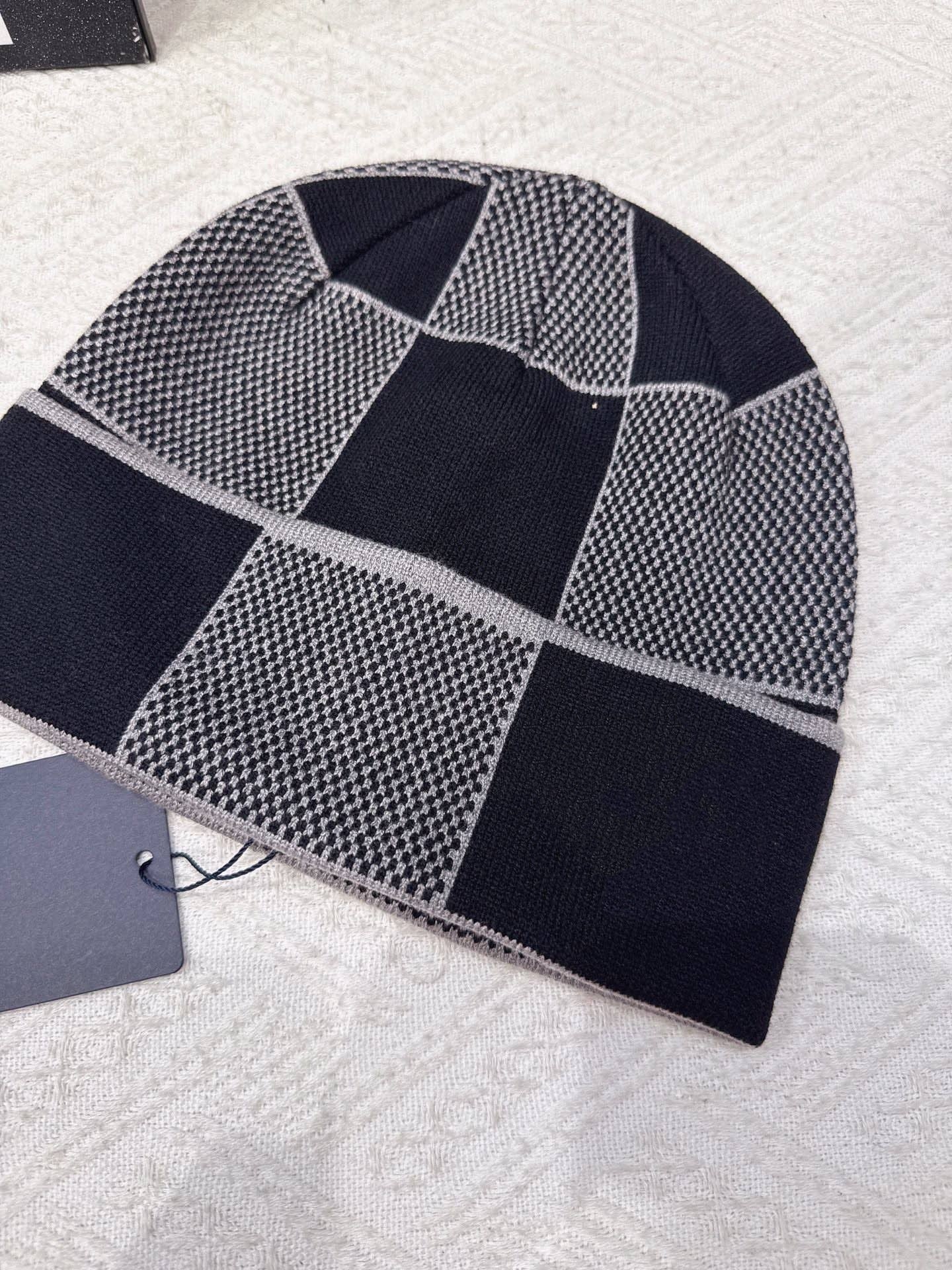 E6669# Knitted Hat