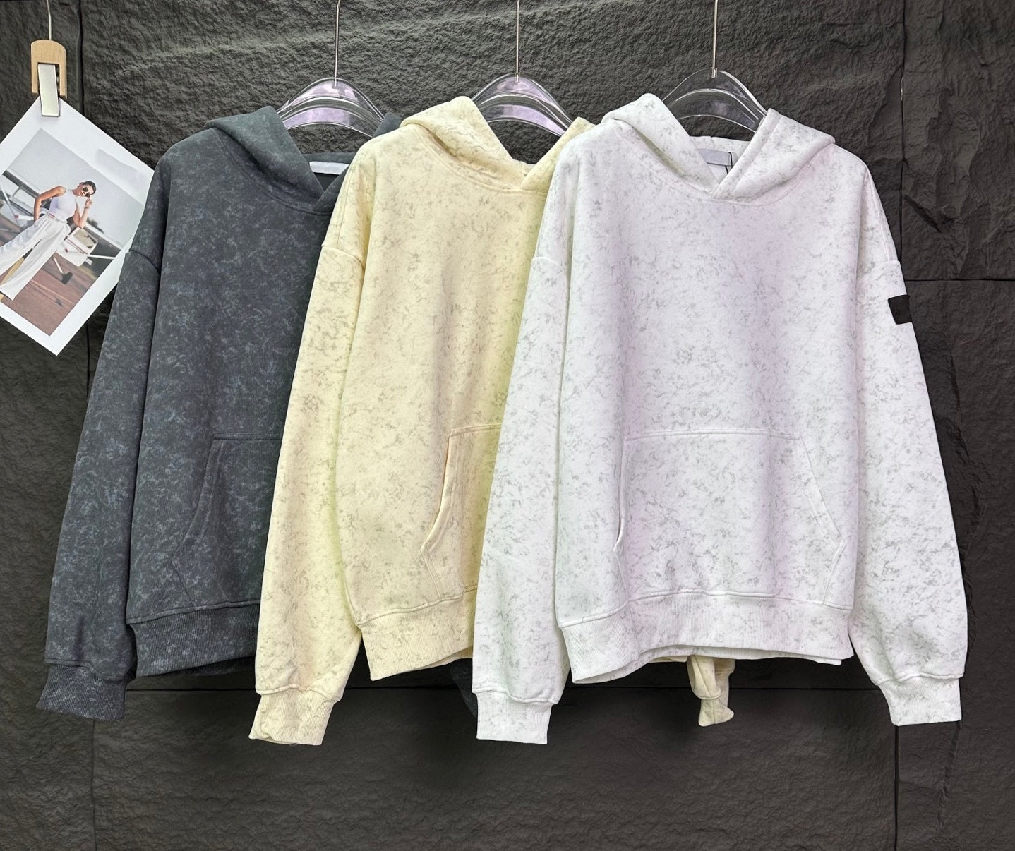 1522# A Unisex Hoodies