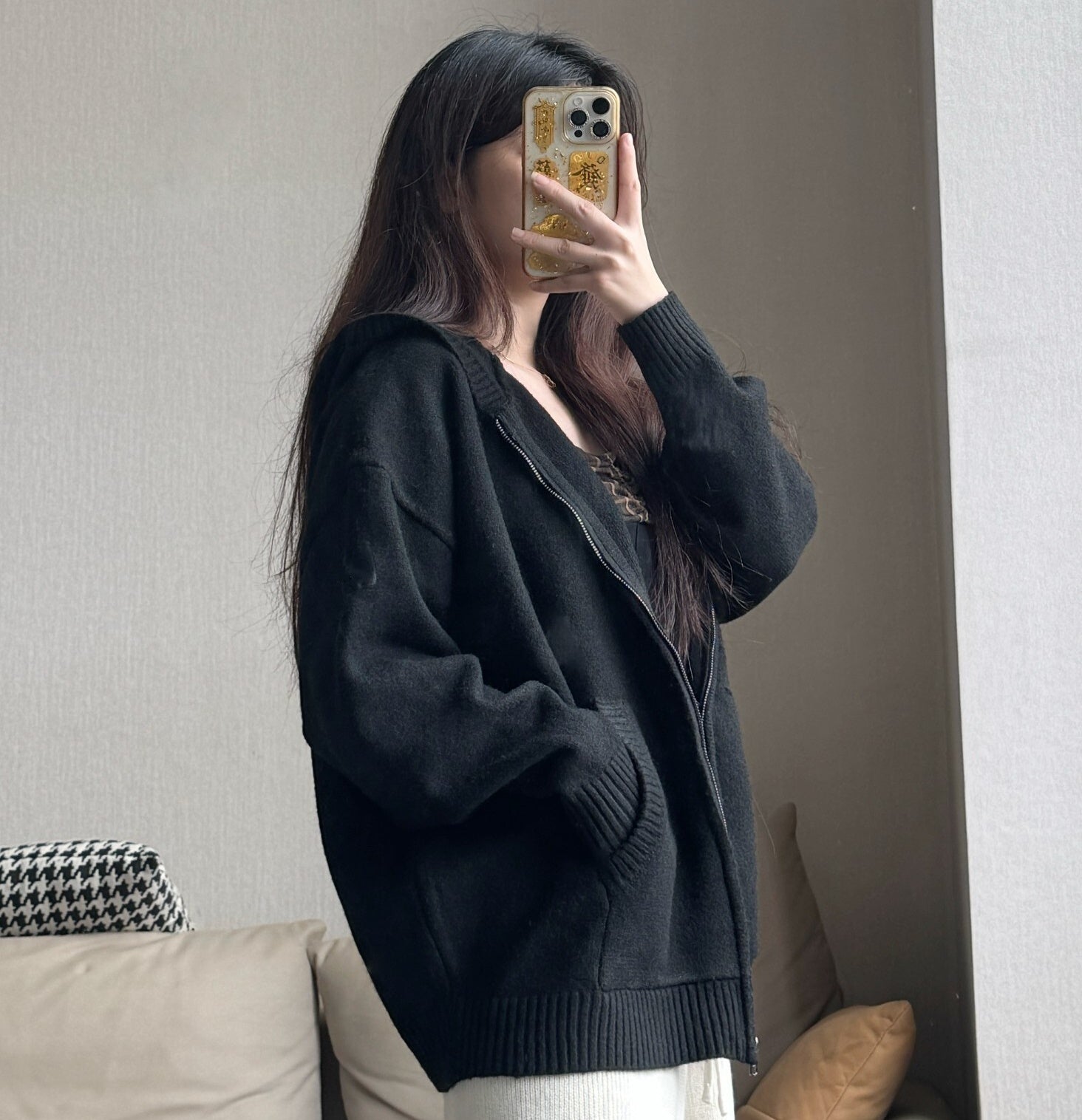 1518# A Women Sweater Jacket