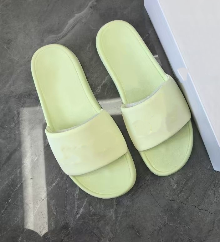 L4904# PU Slipper