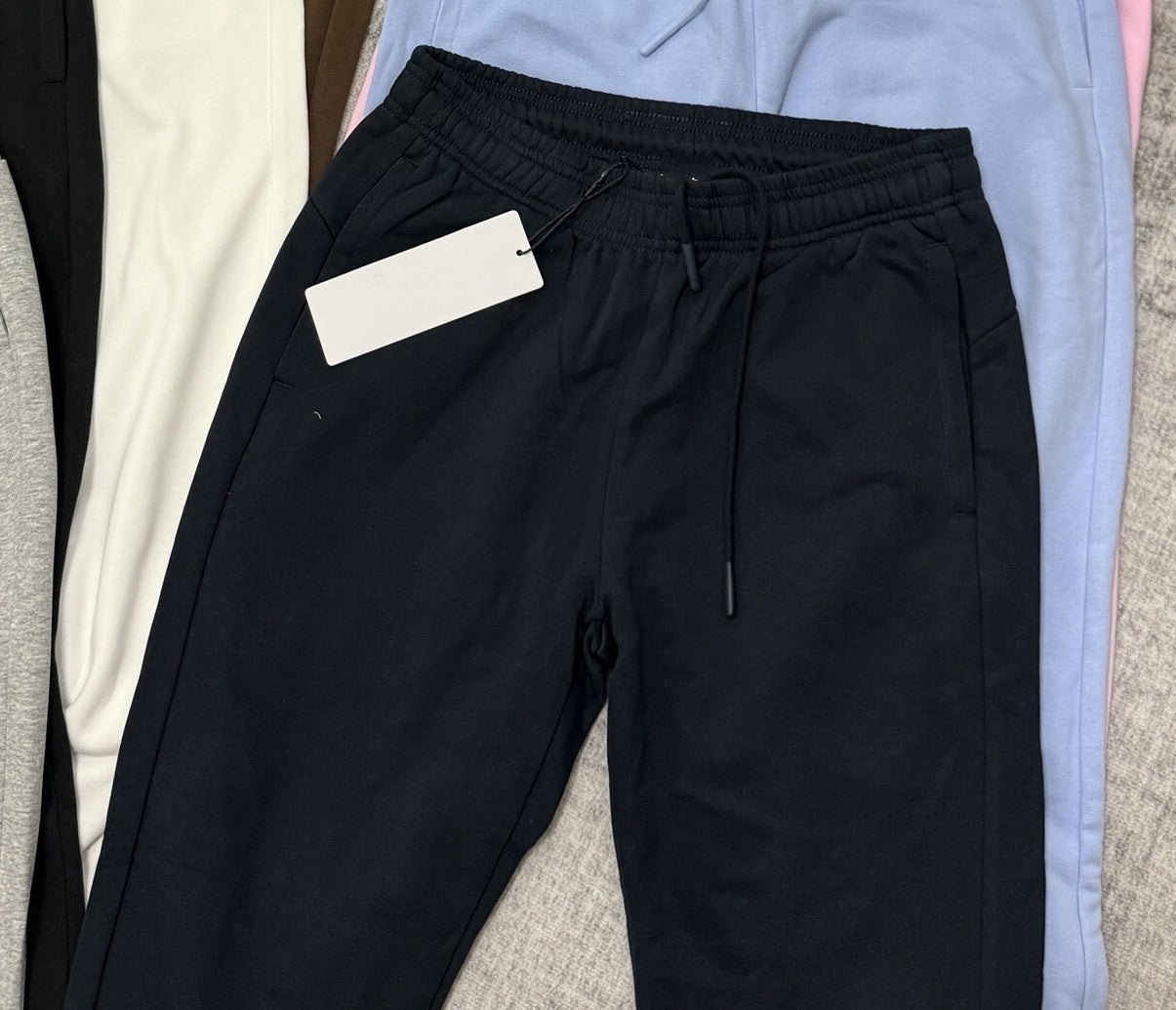 1563# A Unisex Pants