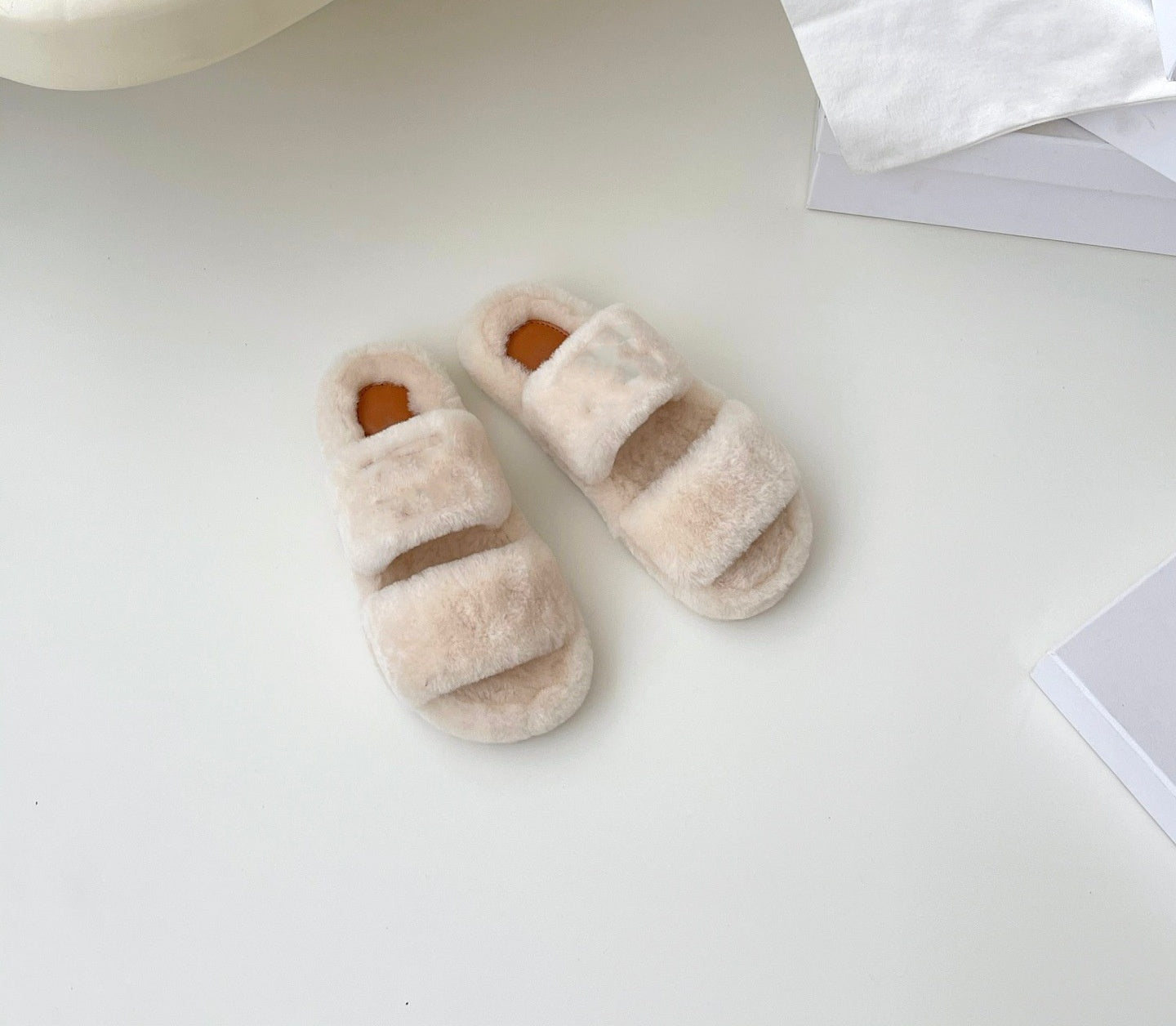 E4539# Wool Slipper