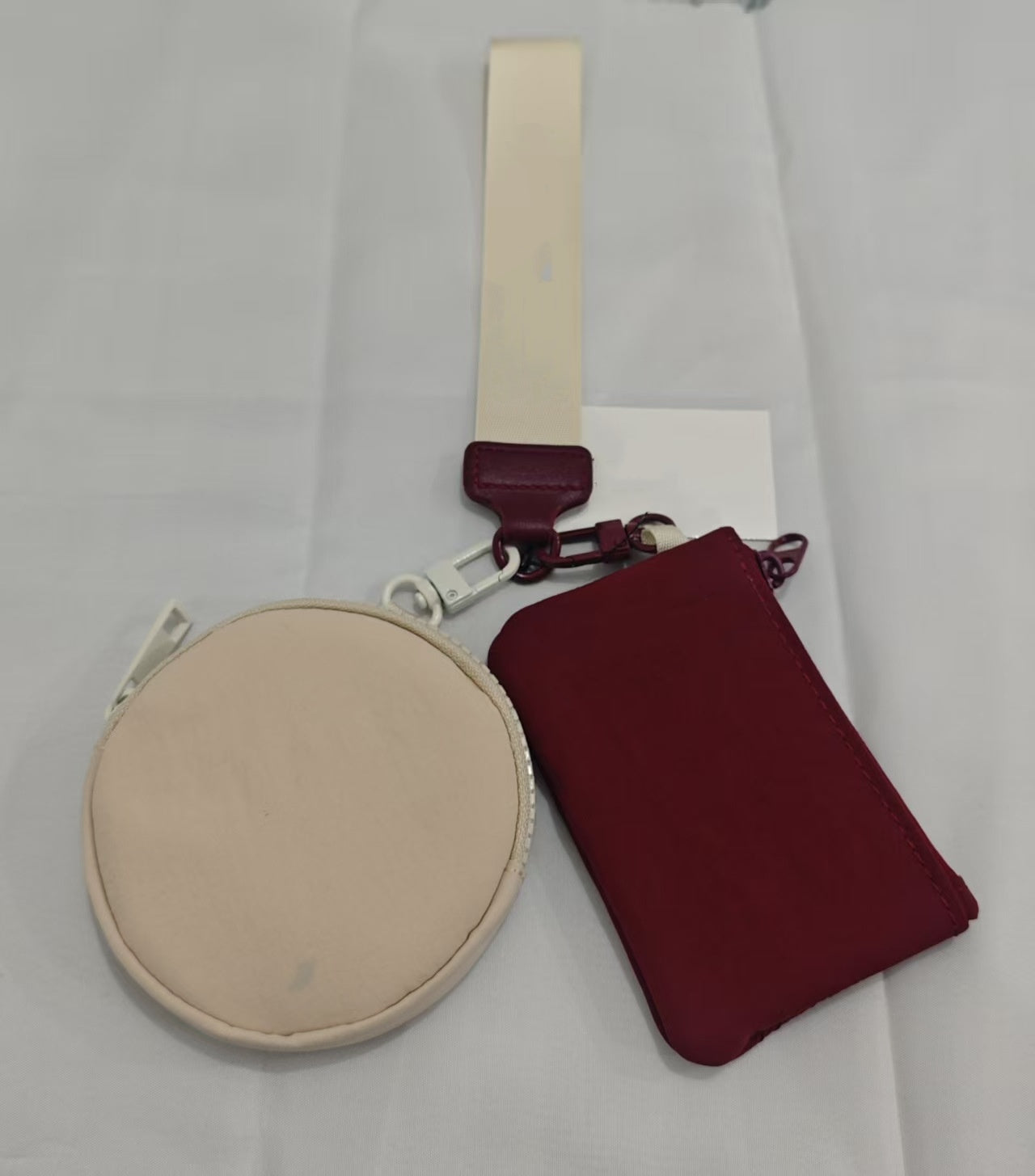 L5236#  Double-Pocket Wrist Bag