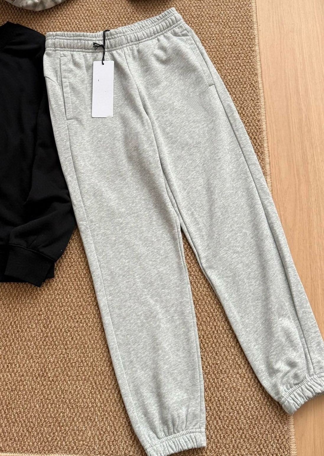 1563# A Unisex Pants