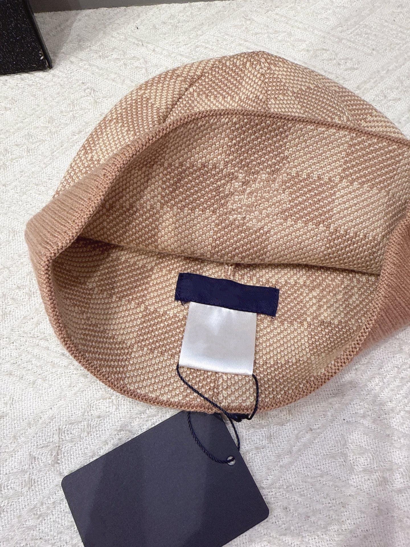 E6669# Knitted Hat