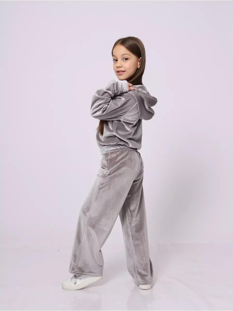 1696# A 3D SIlver Kids Sport Set