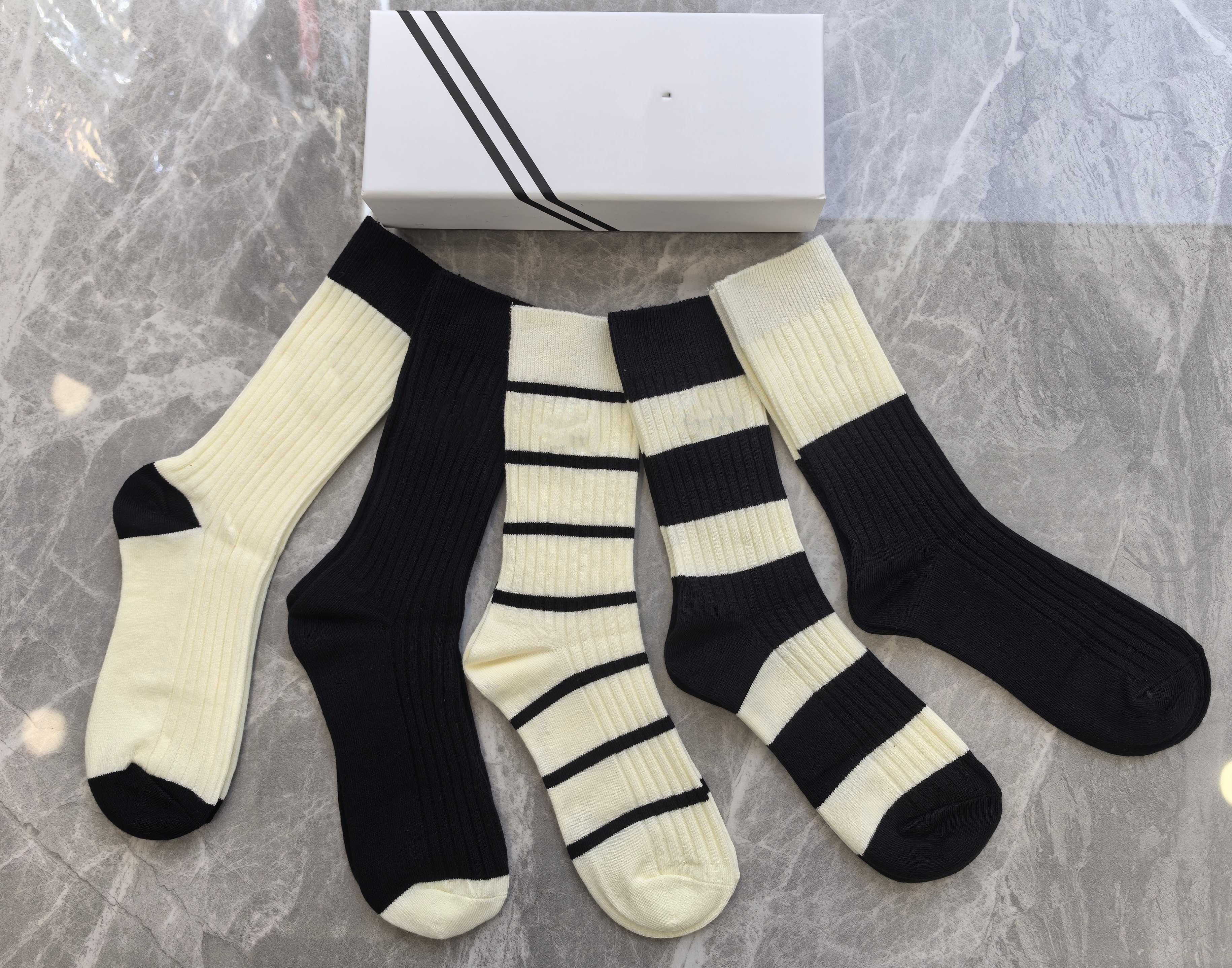 1433# A Unisex Socks 5Pairs/lot