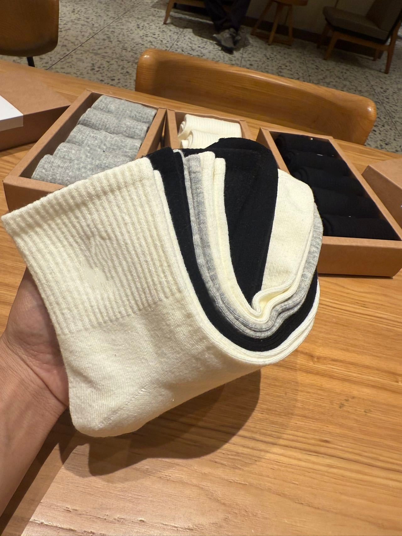 L5861# XY Unisex Socks pairs/lot