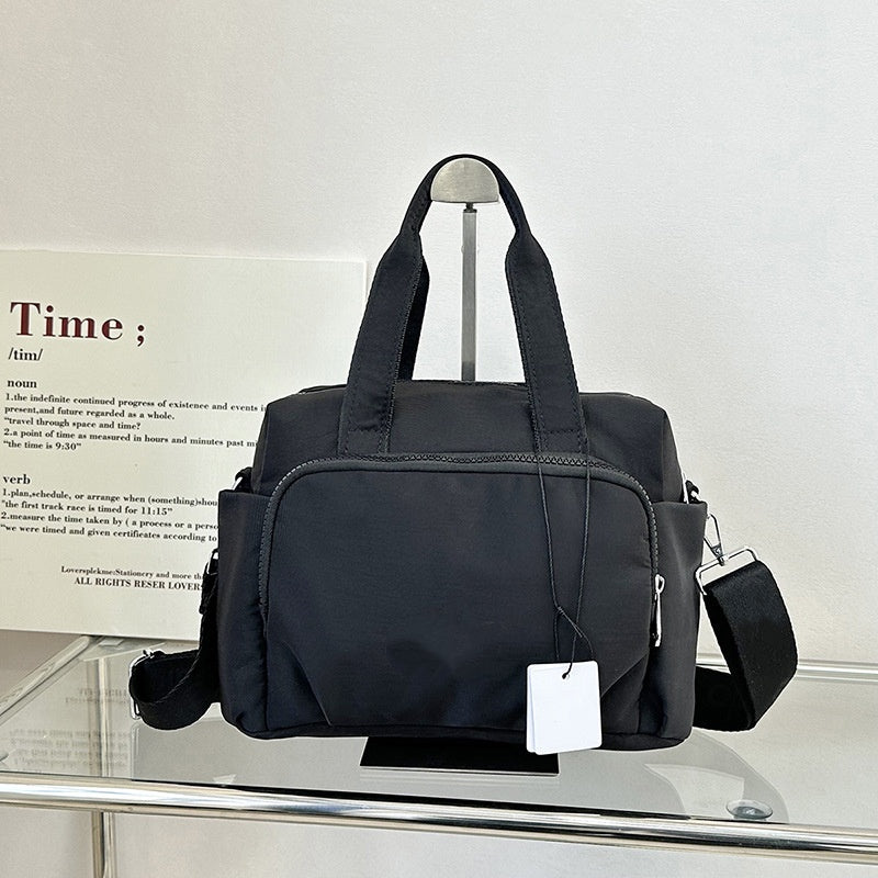 1722# A Unisex Travel Bag